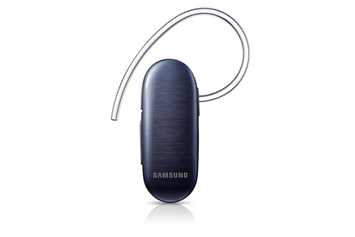 Mặt trước tai nghe được khắc dòng chữ Samsung 