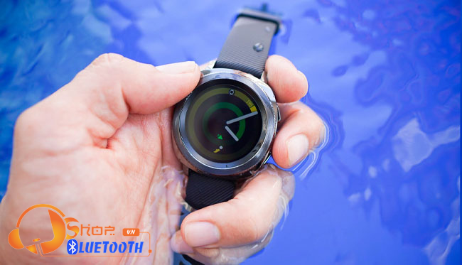 đồng hồ thông minh chồng nước Samsung gear sport