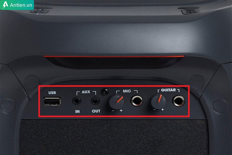 Các cổng kết nối đa dạng trên loa bluetooth hát karaoke
