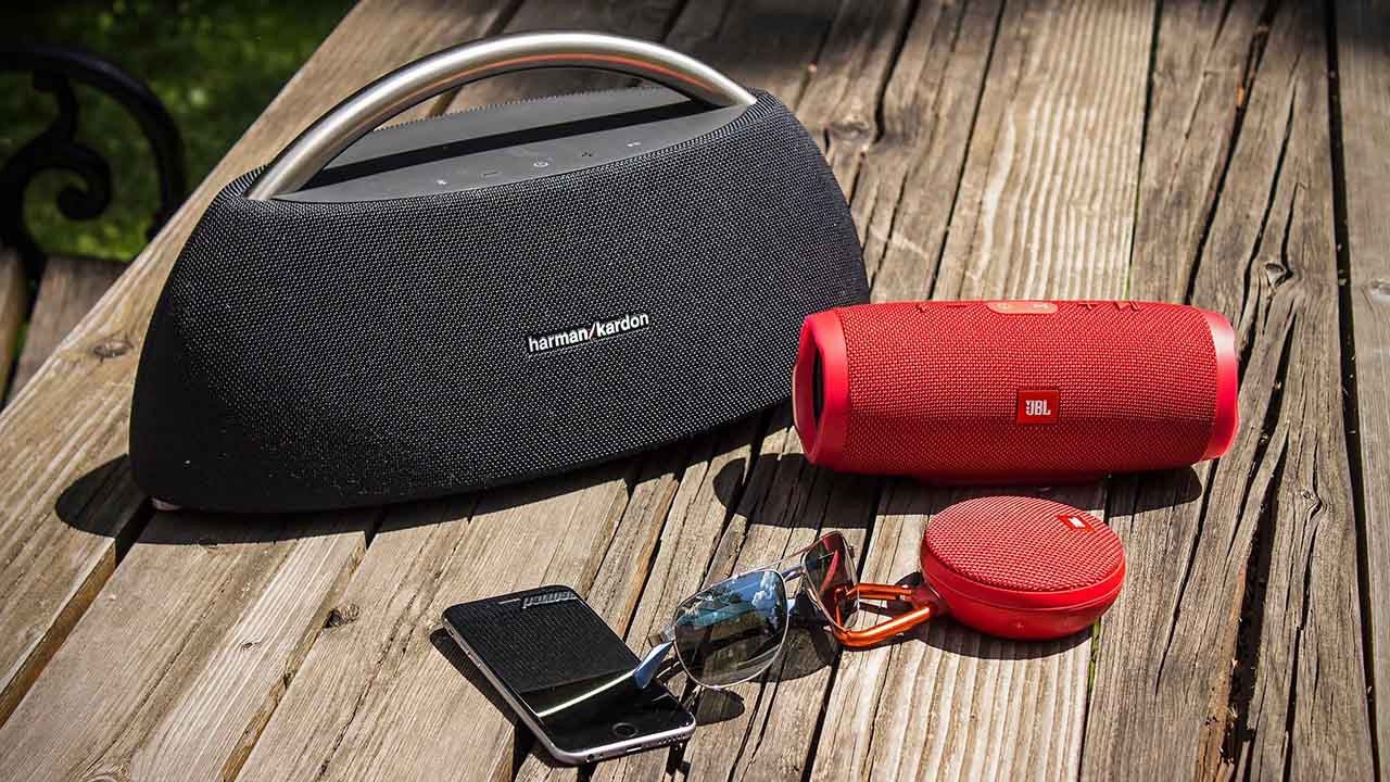 Các mẫu loa bluetooth cũ đa dạng đang được thanh lý