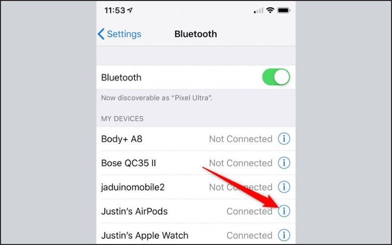 Chọn biểu tượng thông tin (i) để quản lý cài đặt tai nghe Bluetooth đã kết nối với điện thoại iP