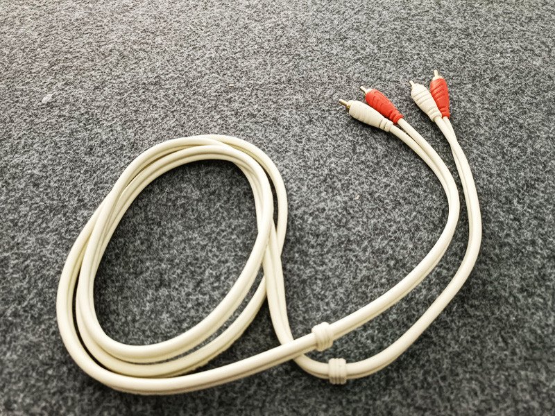 Dây AV RCA hai đầu kết nối tivi với loa