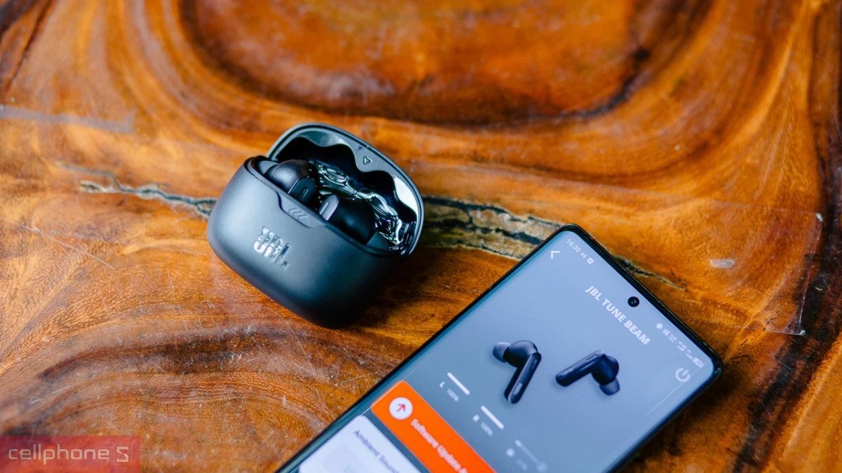 Dung lượng pin và công nghệ sạc nhanh của tai nghe JBL