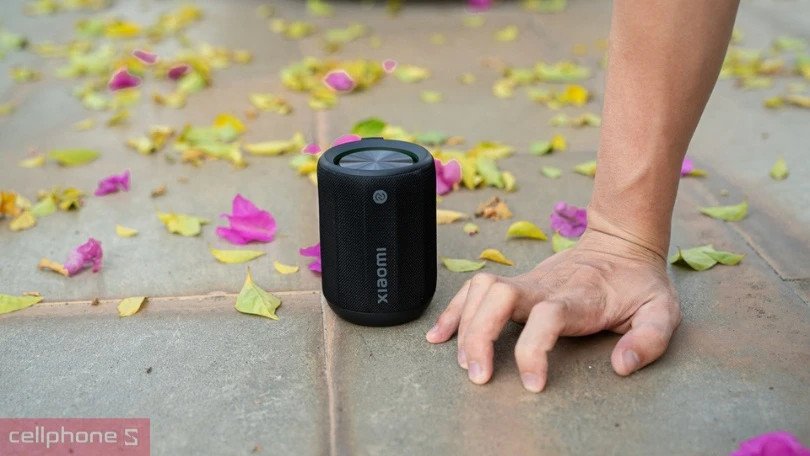 Hình ảnh loa bluetooth để bàn Xiaomi với kiểu dáng độc đáo và giá phải chăng.