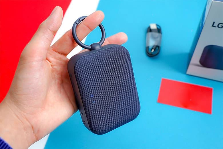 Khả năng kết nối đa dạng của loa Bluetooth bao gồm Bluetooth và cổng AUX