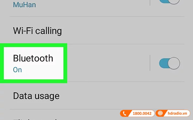 Kích hoạt chức năng Bluetooth trên điện thoại thông minh để tìm kiếm tai nghe