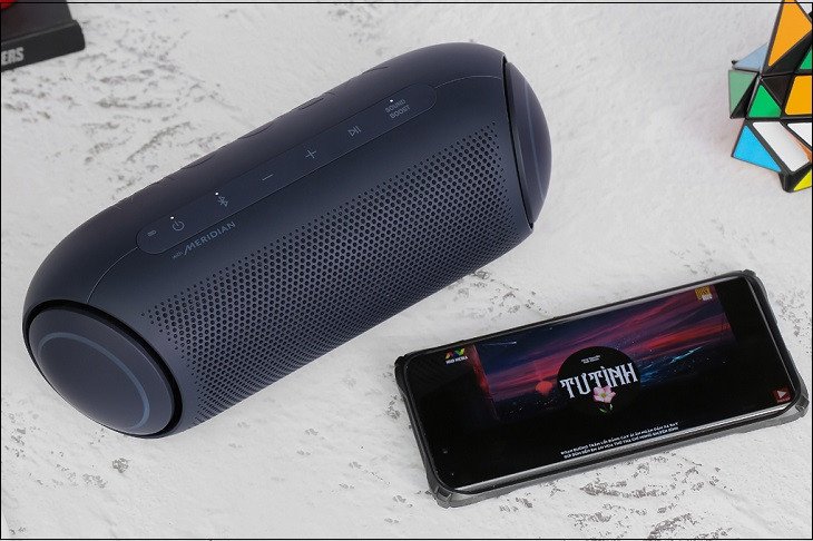 Kiểm tra và tăng âm lượng trên loa Bluetooth và laptop