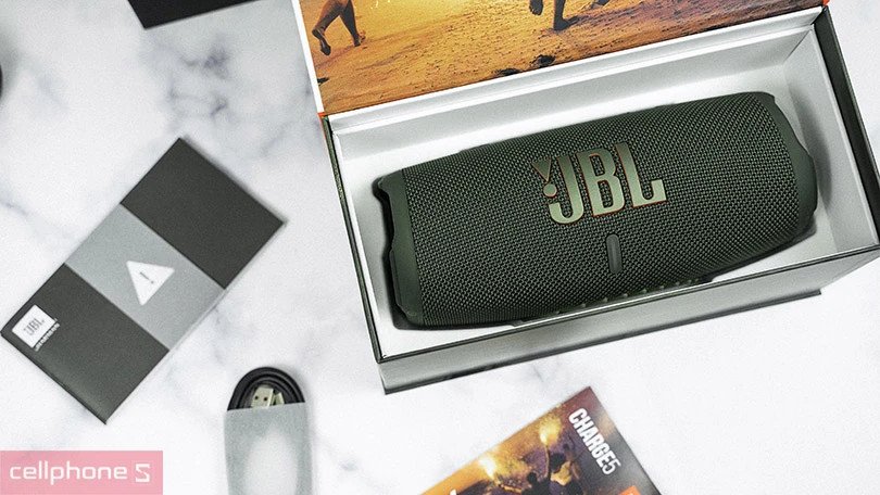 Loa bluetooth JBL Charge 5 với thiết kế bền bỉ, sẵn sàng cho mọi cuộc phiêu lưu