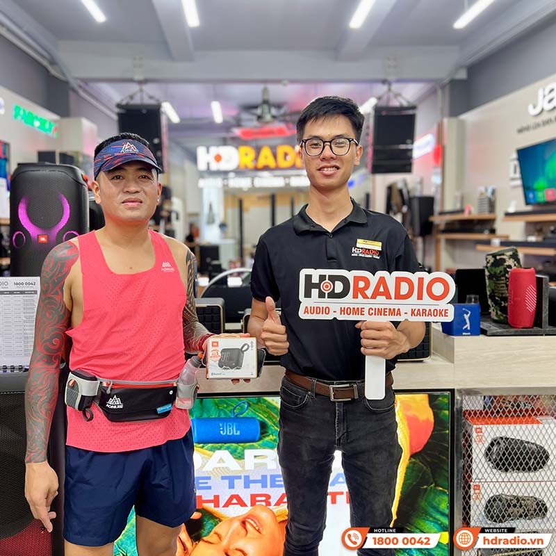 Loa Bluetooth JBL Go 4 màu xanh với móc treo tiện lợi, âm thanh JBL Pro bass uy lực