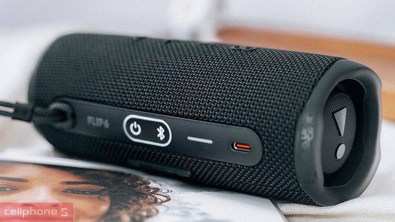 Loa JBL Flip 6 với âm thanh mạnh mẽ và thời lượng pin dài