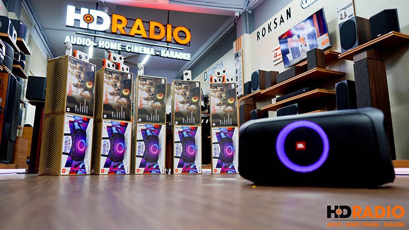 Loa karaoke JBL PartyBox On The Go mang đến trải nghiệm tuyệt vời