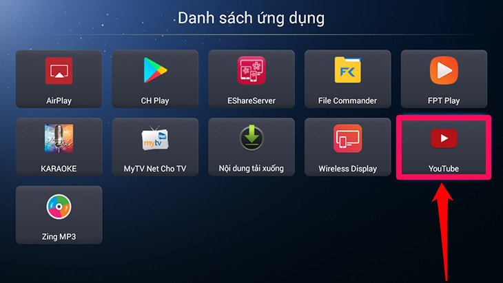 Mở ứng dụng Youtube trên tivi để tìm kiếm bài hát karaoke