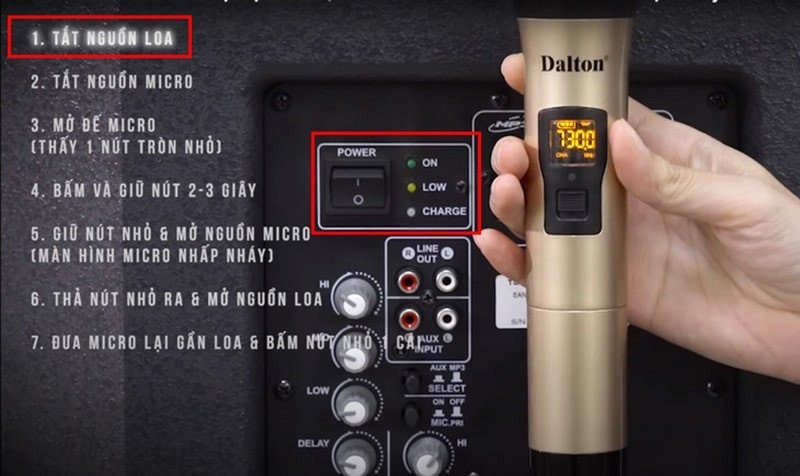 Người dùng nhấn nút tắt nguồn trên loa bluetooth để khắc phục lỗi kết nối micro không dây.