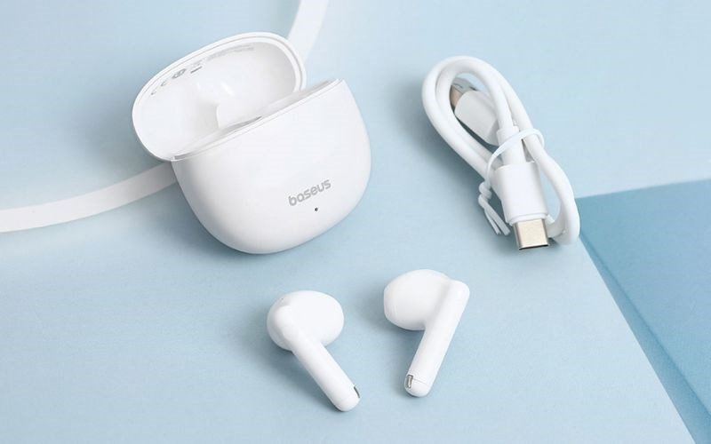 Tai nghe bluetooth không dây loại nào tốt - Baseus Bowie E13 mang thiết kế tinh tế, nhỏ gọn, chất âm tốt đáp ứng đa dạng người dùng