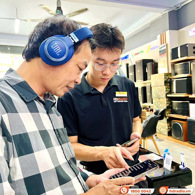tai nghe chụp tai bluetooth JBL Live 770NC phong cách