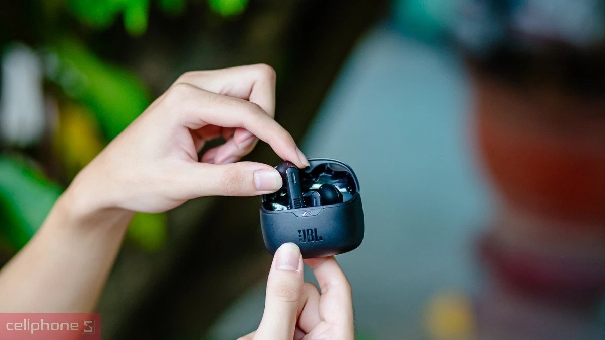 Tai nghe JBL có khả năng khử tiếng ồn ưu việt