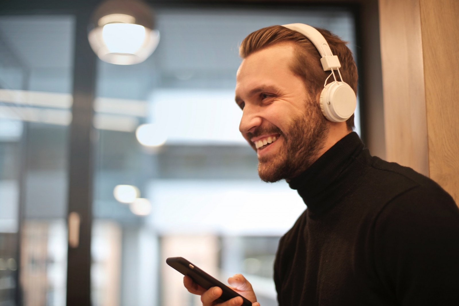 Thị trường tai nghe Bluetooth ngày càng đa dạng, đáp ứng nhu cầu kết nối của người dùng iPhone