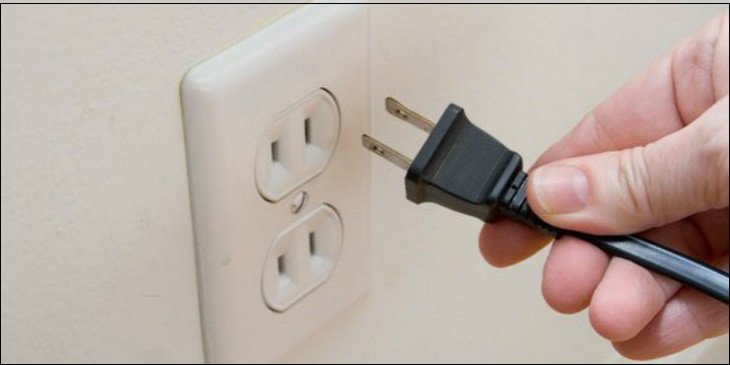 Thực hiện thao tác khởi động lại hoặc reset nguồn tivi Sony để giải quyết sự cố Bluetooth