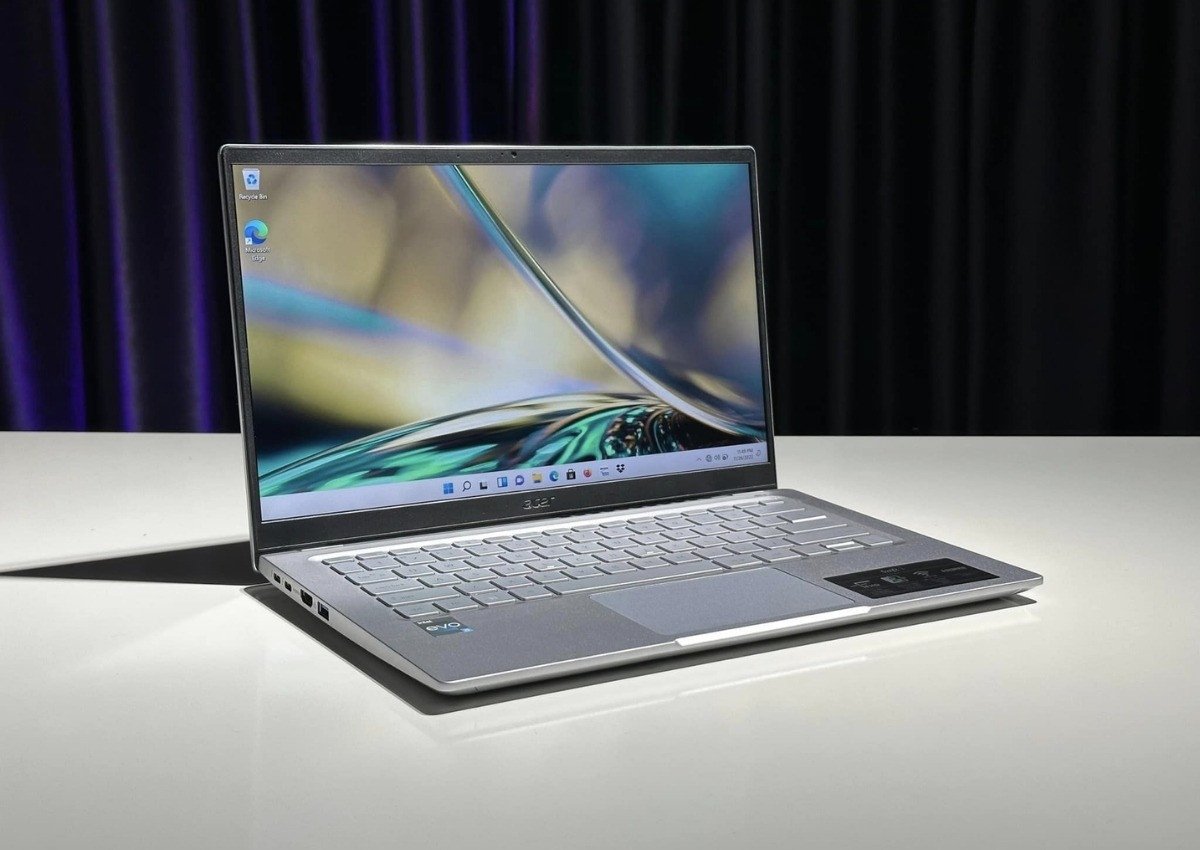 Acer Swift 3 SF314-512 Giá cả phải chăng với màn hình Full HD sắc nét