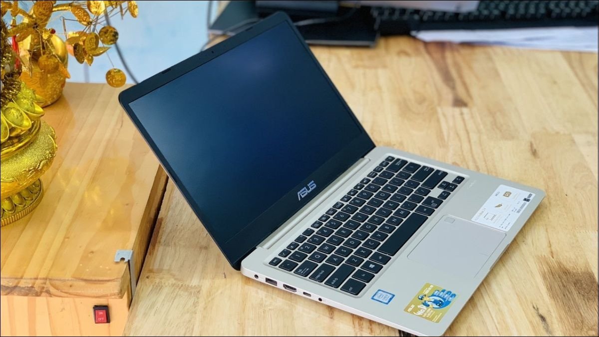 Asus có lợi thế cạnh tranh về giá ở phân khúc phổ thông và tầm trung