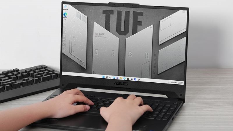 Asus TUF Dash F15 FX517ZE, mang đến trải nghiệm **laptop gaming cấu hình mạnh giá rẻ** mượt mà với hiệu năng ấn tượng.