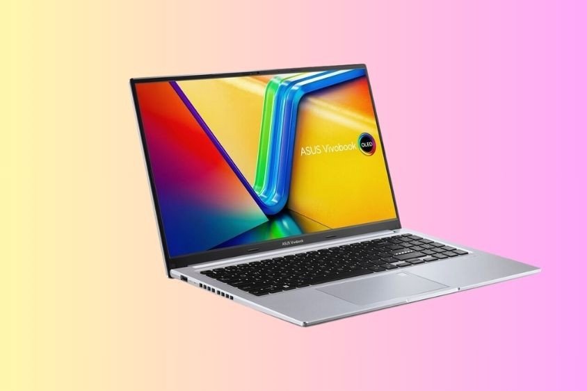 Asus Vivobook 15 OLED A1505VA-L1113W với màn hình hiển thị màu sắc rực rỡ, thích hợp cho công việc văn phòng và giải trí.
