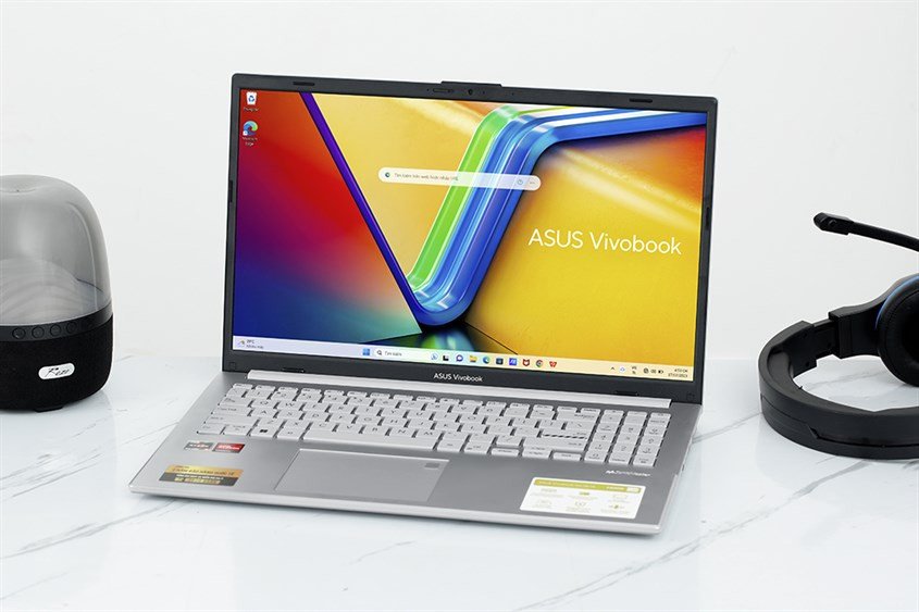 Asus Vivobook Go 15 E1504FA R5 7520U với bản lề gập 180 độ tiện lợi