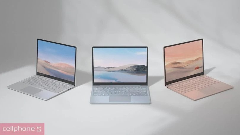 Bàn phím có đèn nền trên laptop Core i7 giúp thao tác dễ dàng trong điều kiện thiếu sáng.