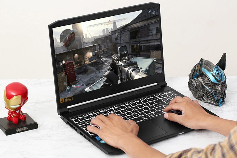 Bàn phím đèn nền RGB của Acer Nitro 5 Gaming AN515 57 54MV, tạo không khí chơi game sống động