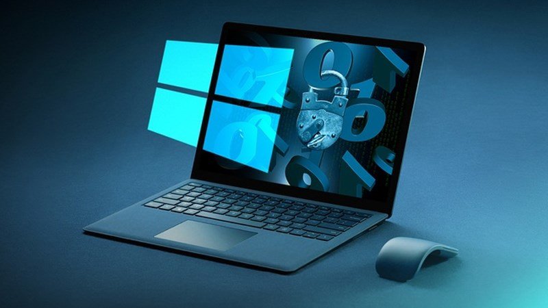 Bàn phím không dây đang kết nối với laptop qua Bluetooth, kiểm tra phạm vi kết nối