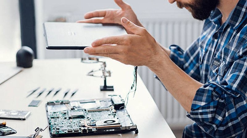 Bảng **giá thay màn laptop Dell** tham khảo tại các trung tâm dịch vụ