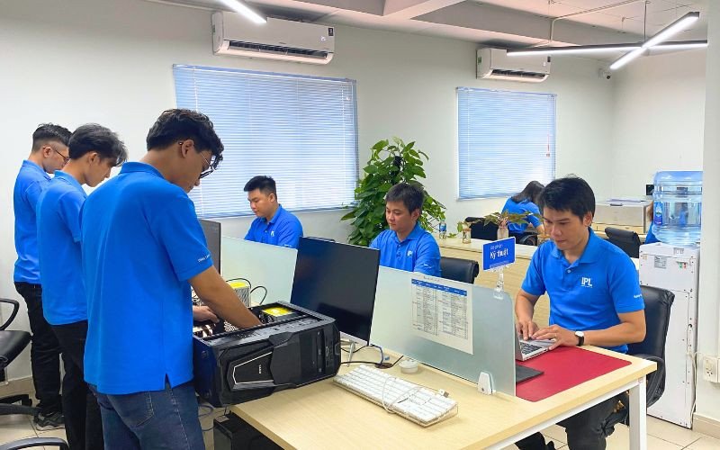 Bảo trì định kỳ hệ thống laptop tại nhà, tối ưu hiệu suất làm việc.