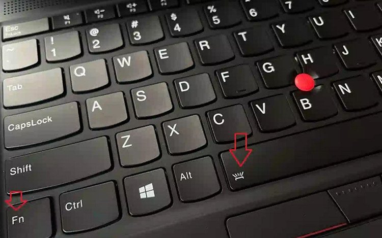 Bật đèn bàn phím laptop Lenovo Core i5 bằng tổ hợp phím Fn Space