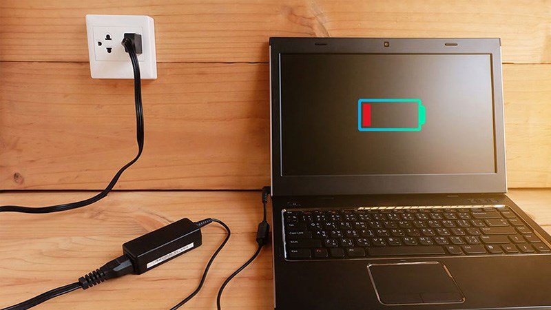 Biểu tượng pin trên laptop Dell hiển thị dung lượng, nhắc nhở về tầm quan trọng của việc xả pin định kỳ cho pin laptop Dell.