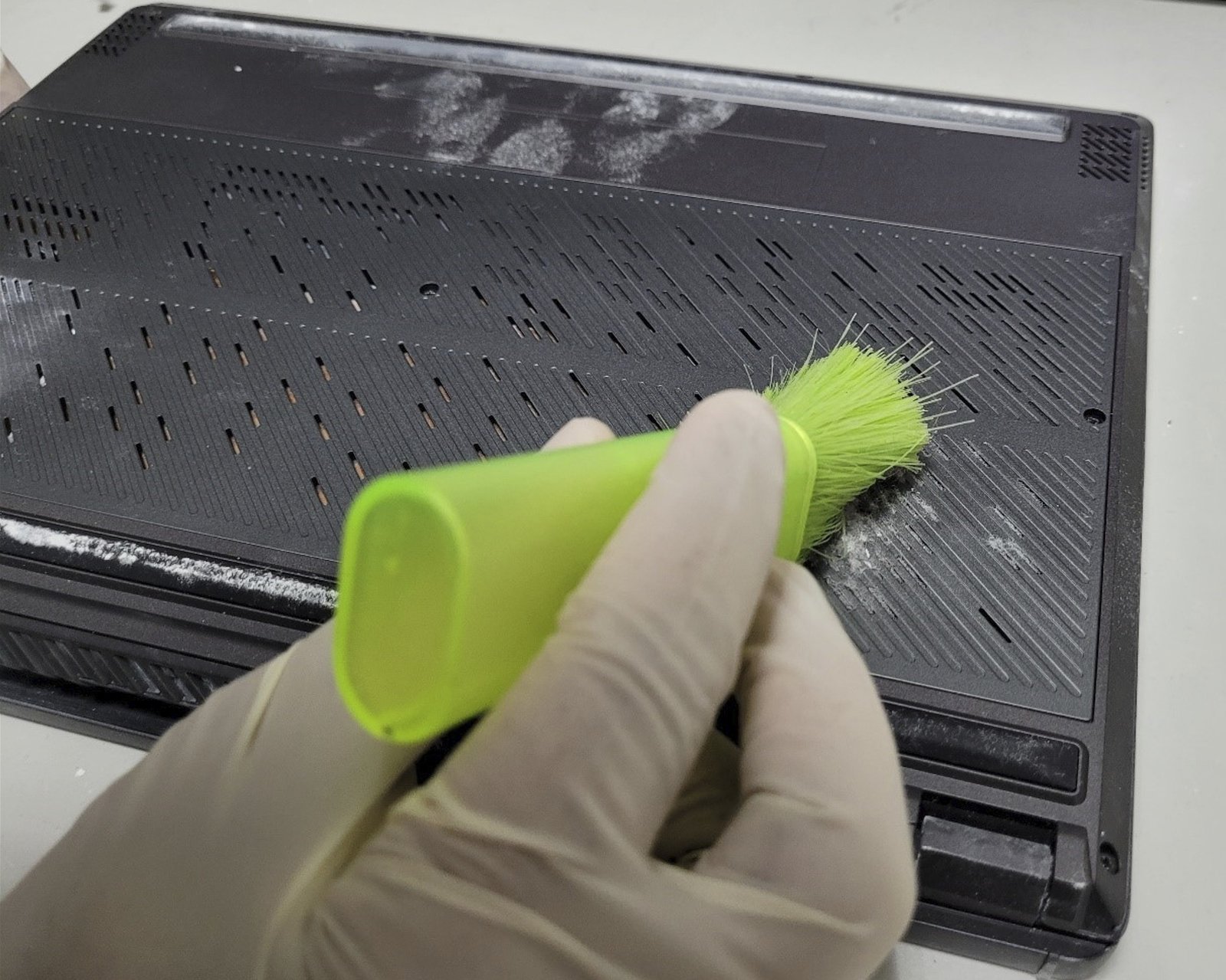 Bộ lọc bụi trên laptop ASUS 2