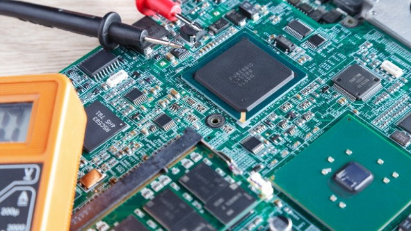 Bo mạch chủ (mainboard) laptop gặp sự cố, màn hình tối