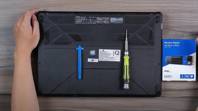 Các công cụ cần chuẩn bị khi nâng cấp ổ cứng laptop