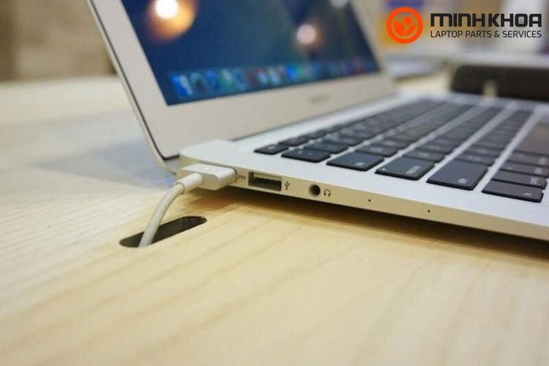 Các linh kiện mainboard của laptop HP có nguy cơ hỏng hóc do sự cố điện