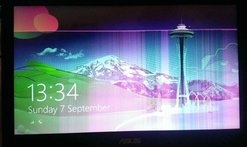 Các nguyên nhân phổ biến gây ra lỗi màn hình laptop bị sọc ngang nhấp nháy, ảnh hưởng đến hiển thị