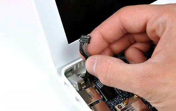 Các yếu tố gây hỏng hóc nút nguồn rời cho laptop