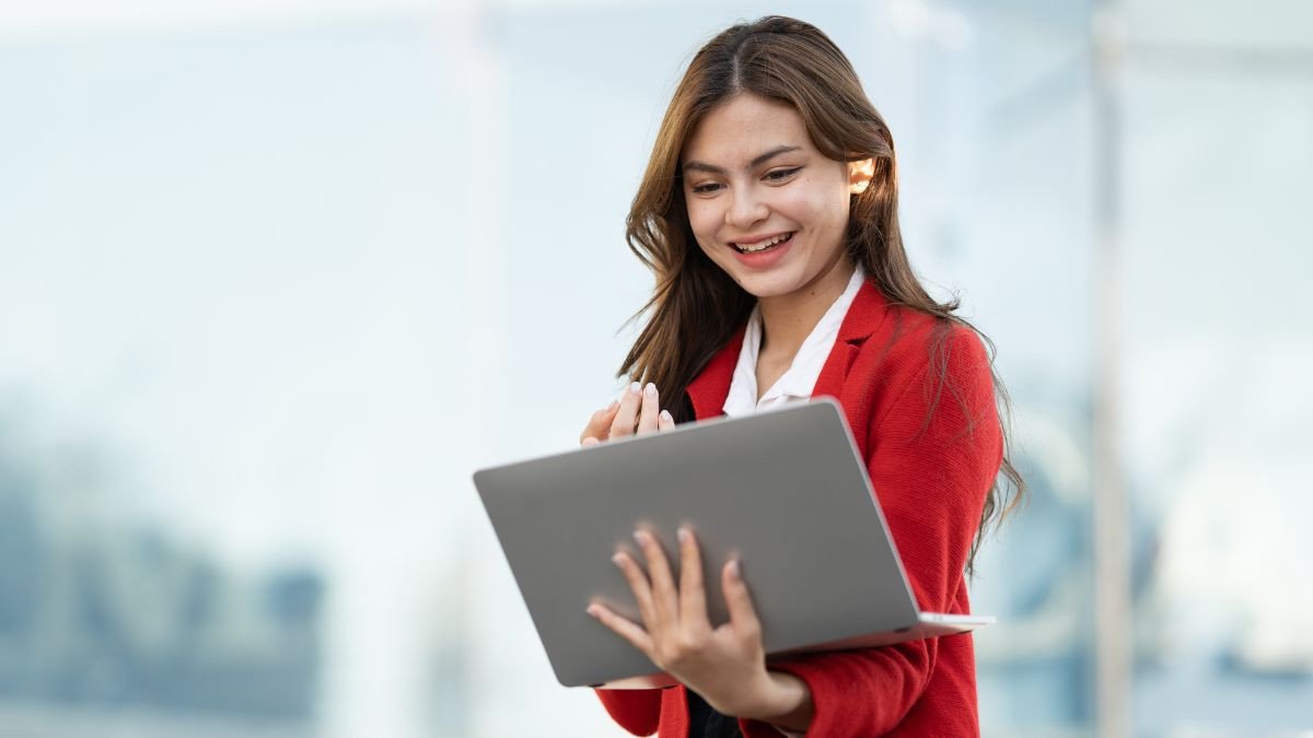 Các yếu tố quan trọng khi lựa chọn một chiếc laptop văn phòng có pin bền bỉ