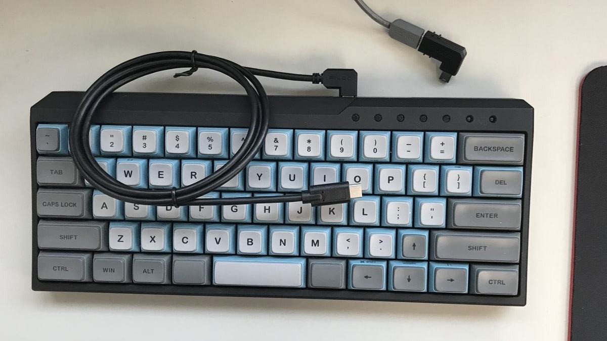 Cách kết nối bàn phím rời có dây với laptop qua cổng USB