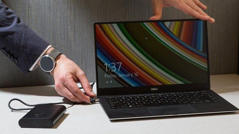 Cách sạc pin laptop hiệu quả: đợi pin đầy 100% rồi mới sử dụng để kéo dài tuổi thọ pin.