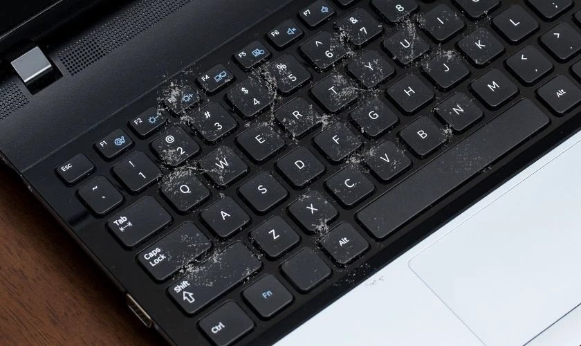Cách sửa bàn phím laptop bị kẹt hiệu quả khi bám bụi