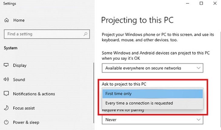 Cài đặt yêu cầu kết nối Projecting to this PC trên laptop