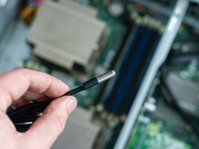 Cảm biến nhiệt độ laptop bị lỗi có thể khiến máy tính tự tắt nguồn đột ngột