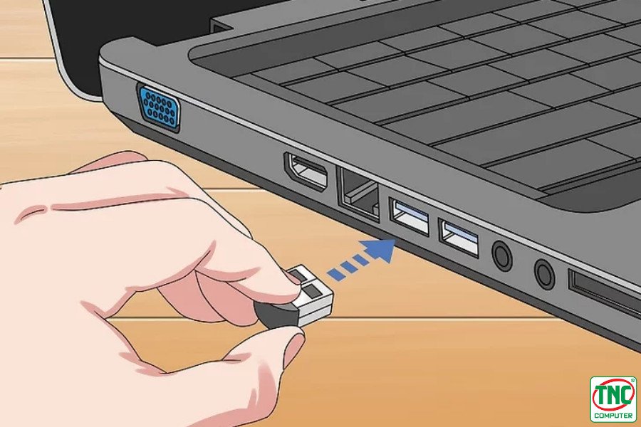 Cắm đầu thu USB của chuột không dây vào laptop