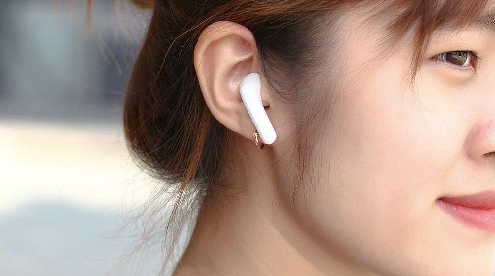 Cảm giác đeo thoải mái tai nghe Redmi Buds 4 Lite