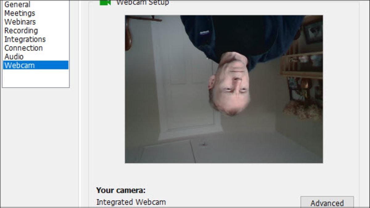 Camera laptop bị lật ảnh do lỗi driver hoặc xung đột phần mềm