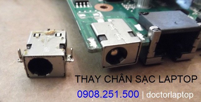Cận cảnh quy trình thay chân sạc laptop Dell bị lỗi